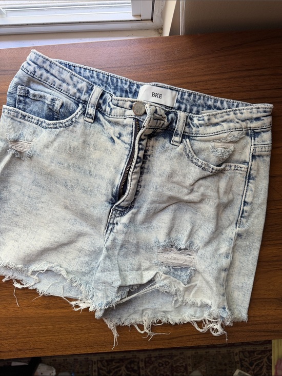 BKE Pants - BKE Light Acid Wash Distressed Jean Shorts